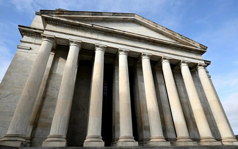Fed's Williams sees no urgency for next rate hike