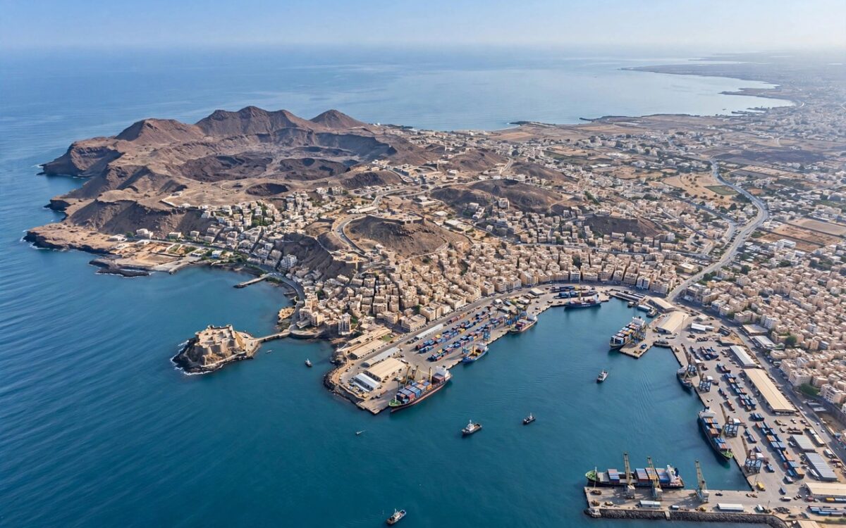 Houthis Fire Missiles at Aden Airport, Yemen Fight Widens