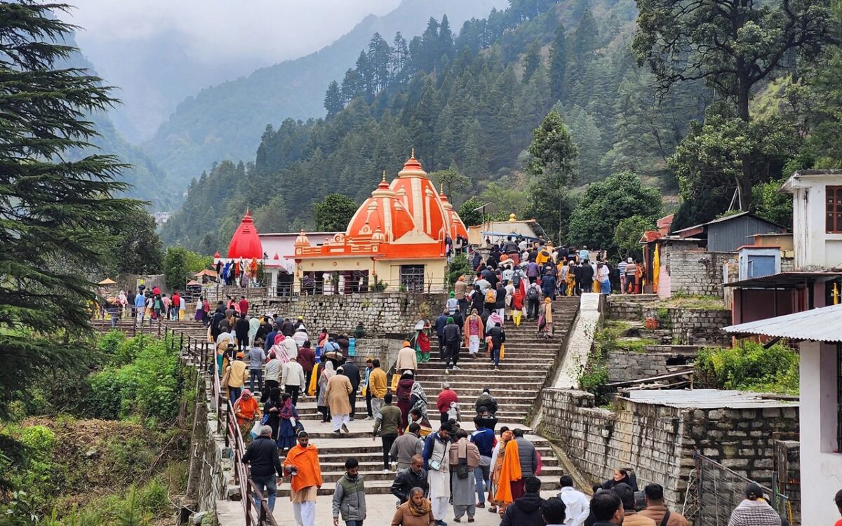 Kainchi Dham May Cap Visitors After 50,000-Strong Rush
