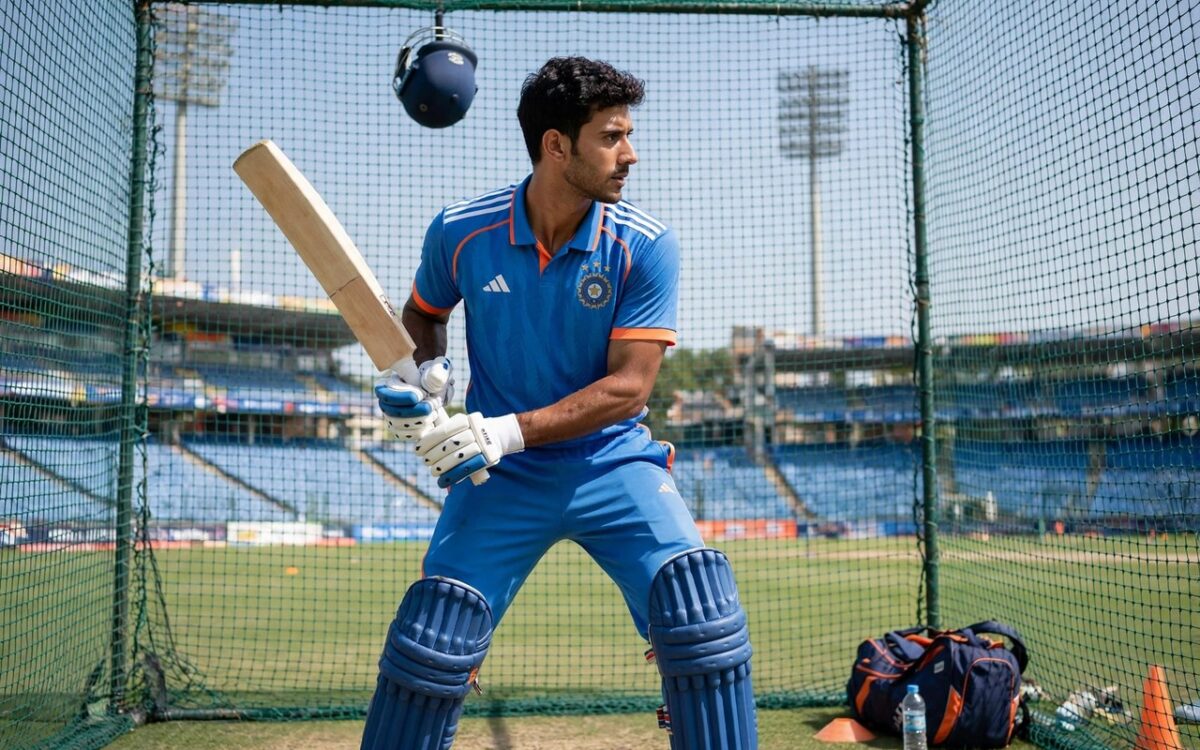 Kohli's Spokesperson Rejects Rs 5 Crore Premanand Claim