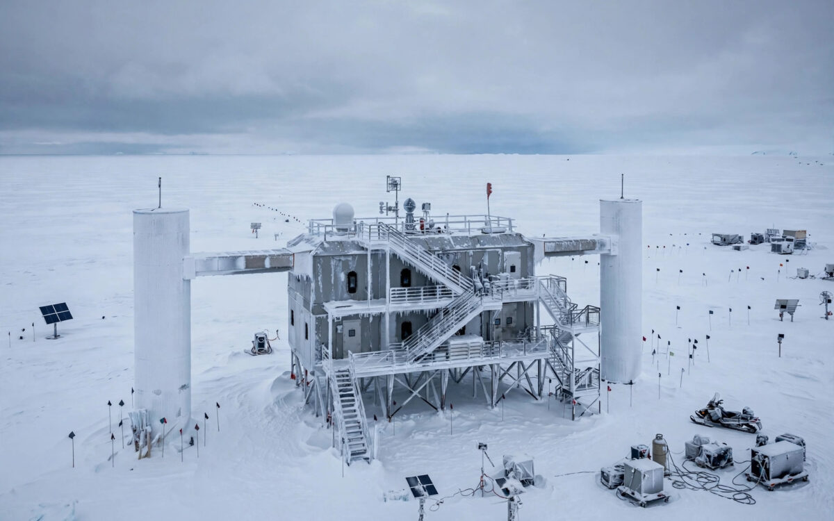 Nobel physics winner hails AI's role in neutrino hunt