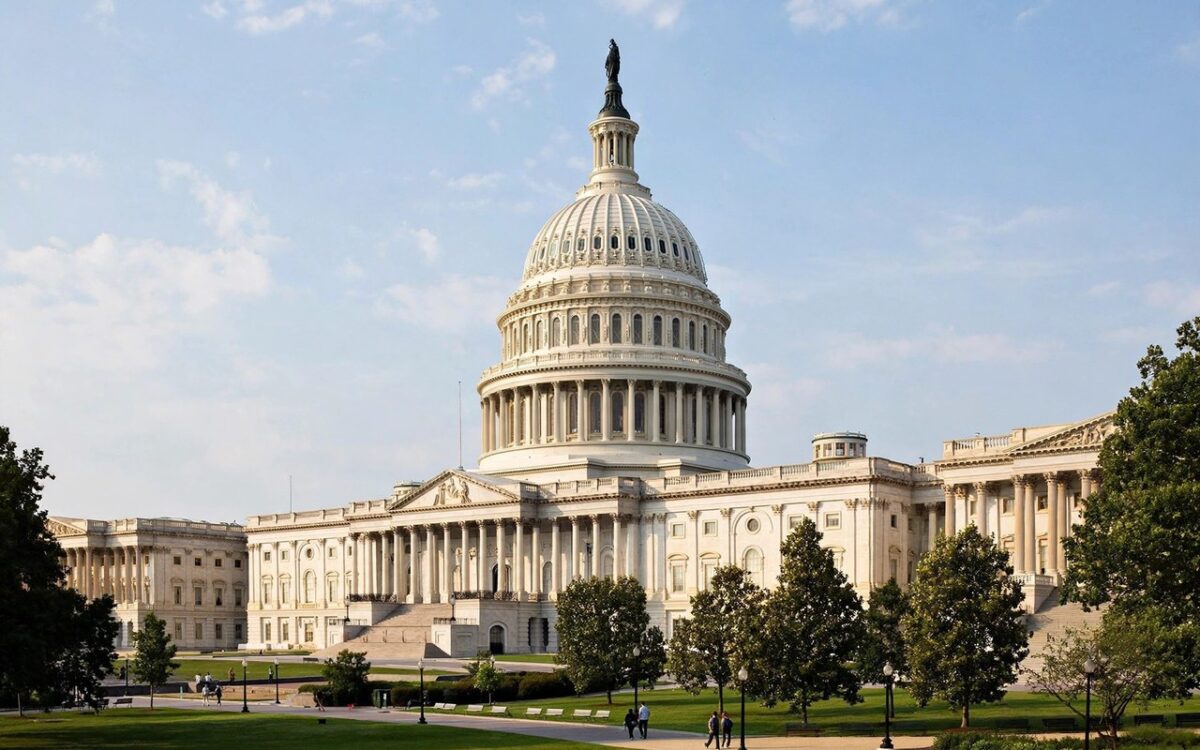 US Senators Cantwell, Murray Push Six-Point AI Plan